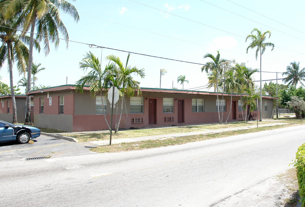 1168 NW 8th St in Fort Lauderdale, FL - Building Photo