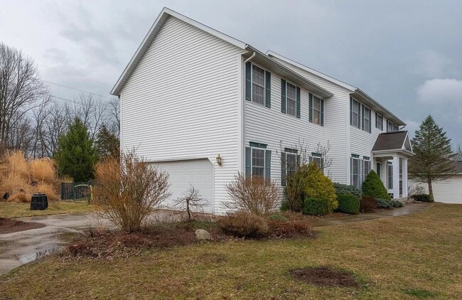 929 S Fenbrook Ct in Bloomington, IN - Building Photo - Building Photo