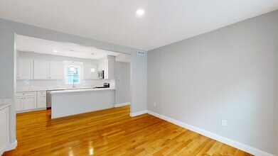 22 Glendale Ave in Somerville, MA - Building Photo - Building Photo