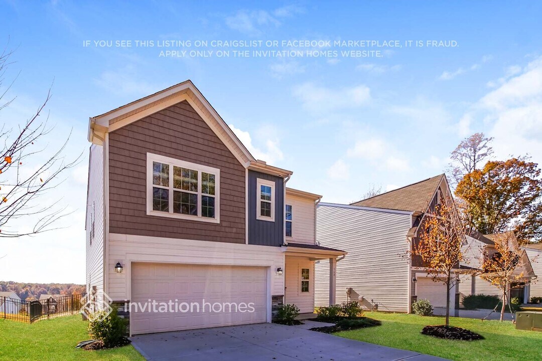 360 Hollingswood Dr in Statesville, NC - Foto de edificio