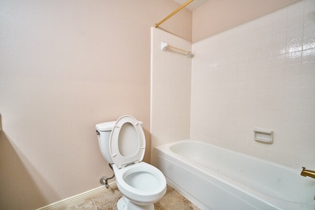 property at 5022 Moss Run Dr