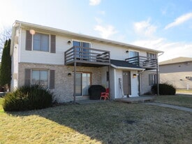 2304 Ashland Dr in Morris, IL - Building Photo