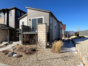 6869 Starry Night Ln in Colorado Springs, CO - Building Photo - Building Photo