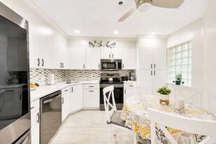5133 Brisata Cir, Unit P in Boynton Beach, FL - Building Photo