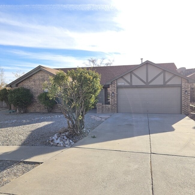 7304 Grange Ave NW in Albuquerque, NM - Foto de edificio - Building Photo