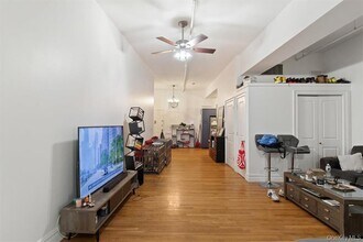 25 N Broadway in Yonkers, NY - Building Photo - Building Photo