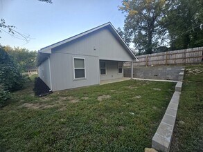 4939 Woodland Ave in Kansas City, MO - Building Photo - Building Photo
