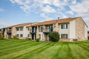 Benson Hills Apartments in Haslett, MI - Building Photo