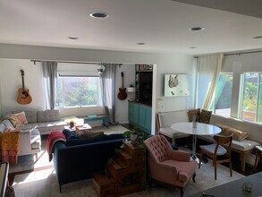 6215 Monterey Rd in Los Angeles, CA - Foto de edificio - Building Photo