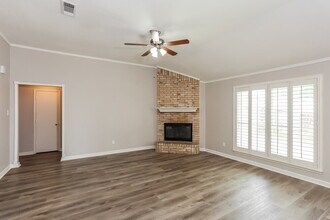 510 Branchwood Dr in Lancaster, TX - Building Photo - Building Photo