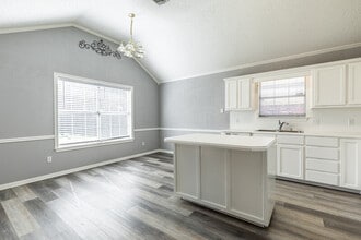 10312 Sierra W Dr in Waco, TX - Building Photo - Building Photo