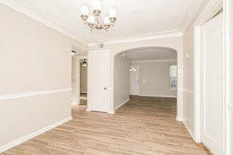 1086 Wilshire Ave in University City, MO - Building Photo - Building Photo