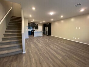 8724 Giant Causeway Ave in Las Vegas, NV - Building Photo - Building Photo