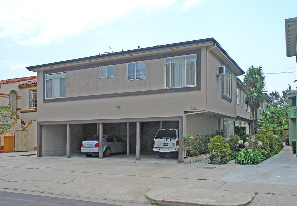 8356 Blackburn Ave in Los Angeles, CA - Building Photo