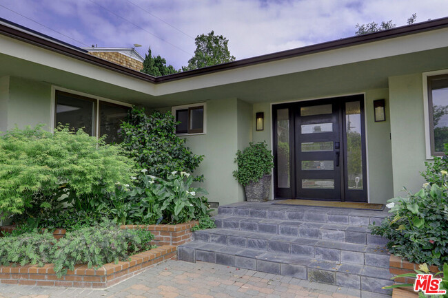 property at 16314 Meadow Ridge Rd W