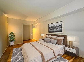 300 1st Ave in New York, NY - Building Photo - Building Photo