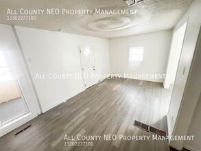 1180 Murray Ave in Akron, OH - Building Photo - Building Photo