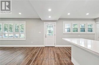 23 Terrance Dr in Brantford, ON - Building Photo - Building Photo