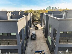 1105 Poindexter St in Fort Worth, TX - Building Photo