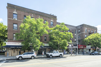 8523 Fort Hamilton Parkway in Brooklyn, NY - Foto de edificio - Building Photo