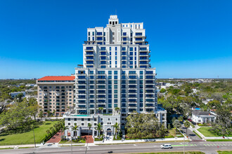 Hyde Park House in Tampa, FL - Foto de edificio - Building Photo