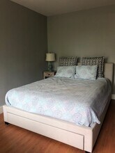 300 M St SW, Unit N102 in Washington, DC - Foto de edificio - Building Photo