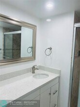 8515 Sunrise Lakes Blvd in Sunrise, FL - Building Photo - Building Photo