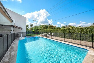 5901 SW 56th Ter in South Miami, FL - Building Photo - Building Photo