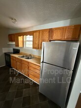 132 N Poole St in Ashland City, TN - Building Photo - Building Photo