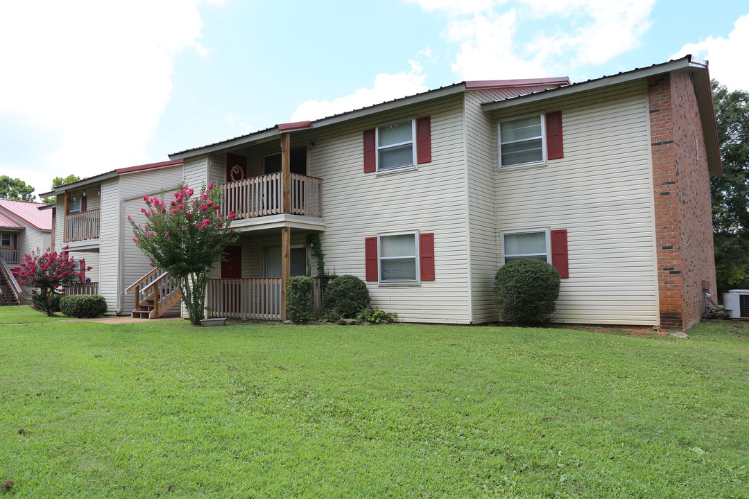 Four Seasons Apartments in Florence, AL - Foto de edificio