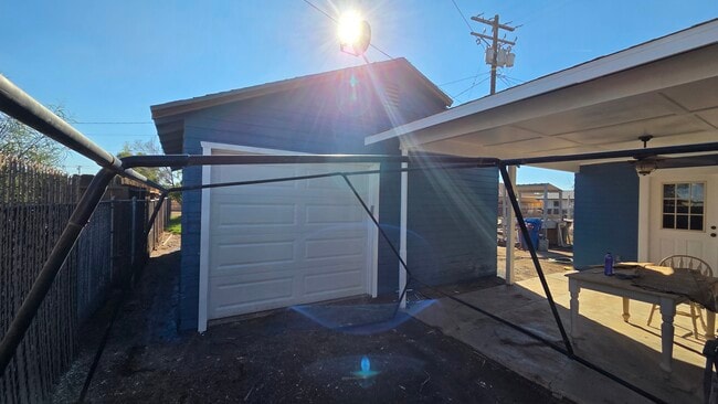 310 W 10th St in Imperial, NE - Building Photo - Building Photo