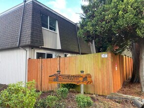 227 Dorn Ave, Unit 4 in Everett, WA - Building Photo - Building Photo