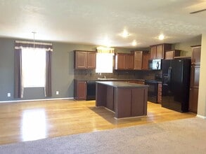 512 Kollar St in Elkhart, IN - Building Photo - Building Photo