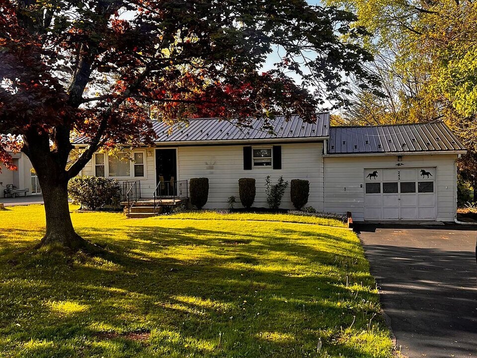 243 Church Rd in Mountain Top, PA - Building Photo