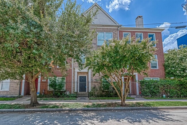 property at 2804 Chenevert St