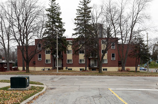 371 Dale Cres Apartments