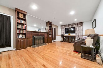 817 Ashbourne Rd in Cheltenham, PA - Building Photo - Building Photo