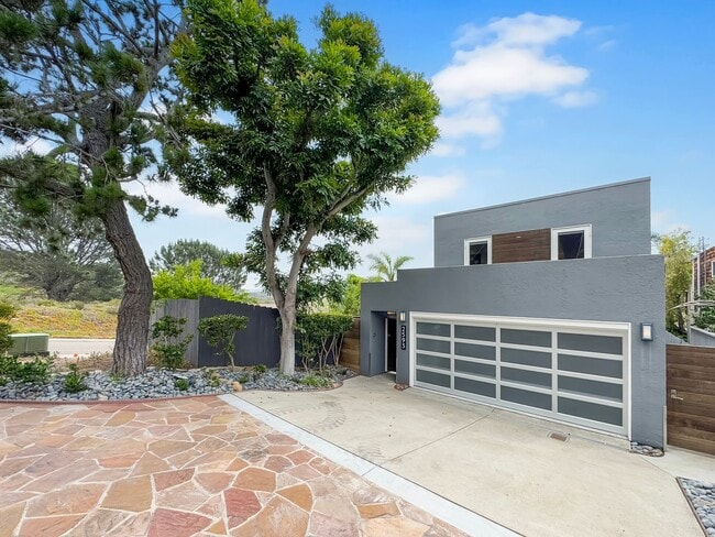 property at 2593 Via Pisa