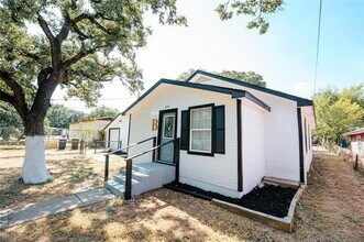 4514 Erath St in Fort Worth, TX - Building Photo - Building Photo