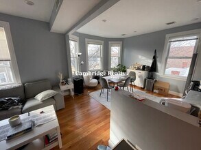 236 Norfolk St, Unit A3 in Cambridge, MA - Building Photo - Building Photo