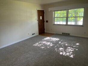 3756 Wilmar Dr, Unit 2 in Cincinnati, OH - Building Photo - Building Photo