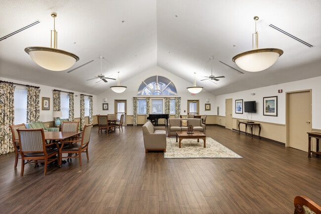 Randolph Village Senior Apartments, 62+ in Silver Spring, MD - Foto de edificio - Building Photo