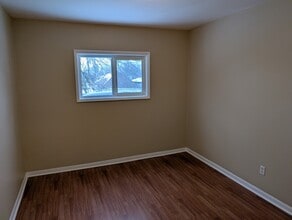 680 B Aberdeen Ave in Winnipeg, MB - Building Photo - Building Photo
