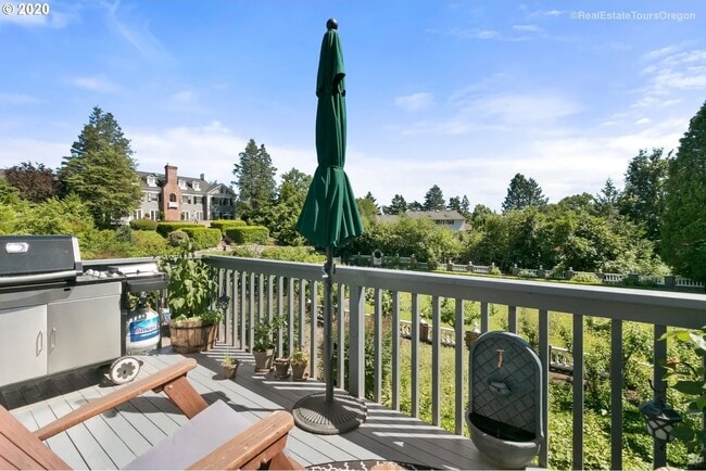 3649 SW 52nd Pl in Portland, OR - Building Photo - Building Photo