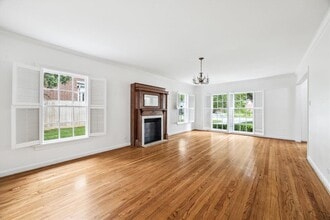 3014 University Blvd in West University Place, TX - Building Photo - Building Photo
