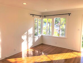 6441 W 86th Pl in Los Angeles, CA - Foto de edificio - Building Photo