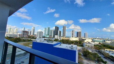 1600 NE 1st Ave in Miami, FL - Building Photo - Building Photo