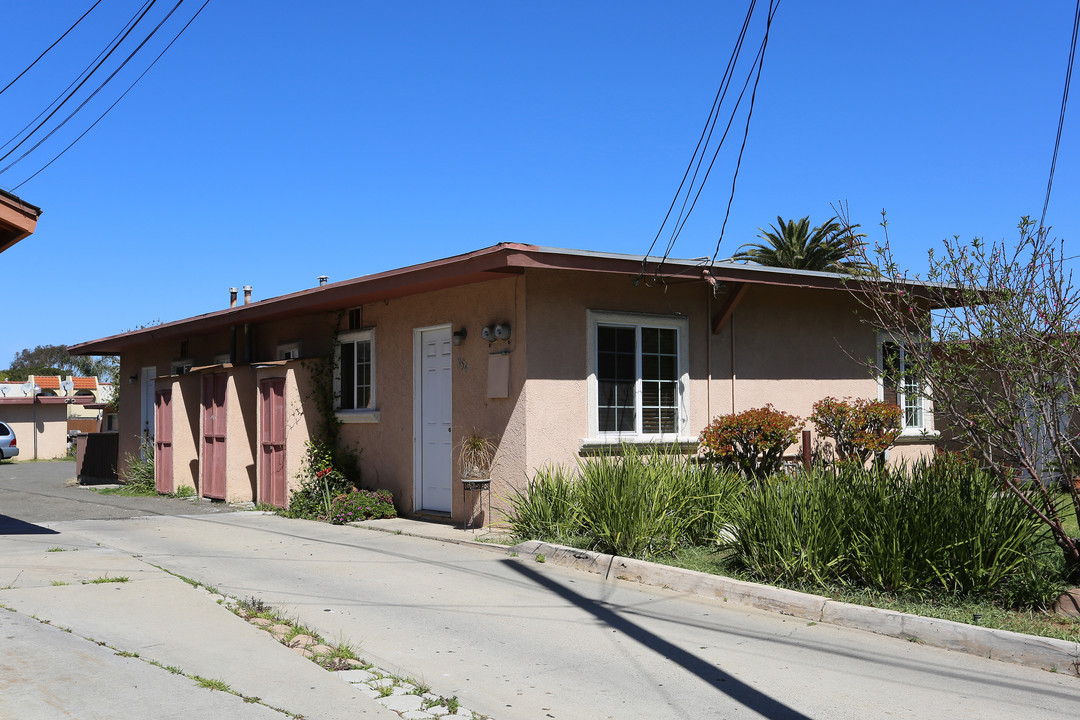 354-368 Acacia Ave in Carlsbad, CA - Building Photo