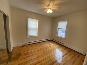 202 Harvard St, Unit 1 in Medford, MA - Building Photo - Building Photo