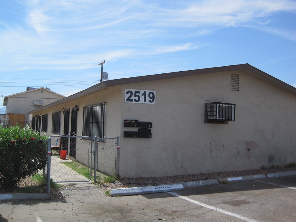 2519 Ellis St in North Las Vegas, NV - Building Photo